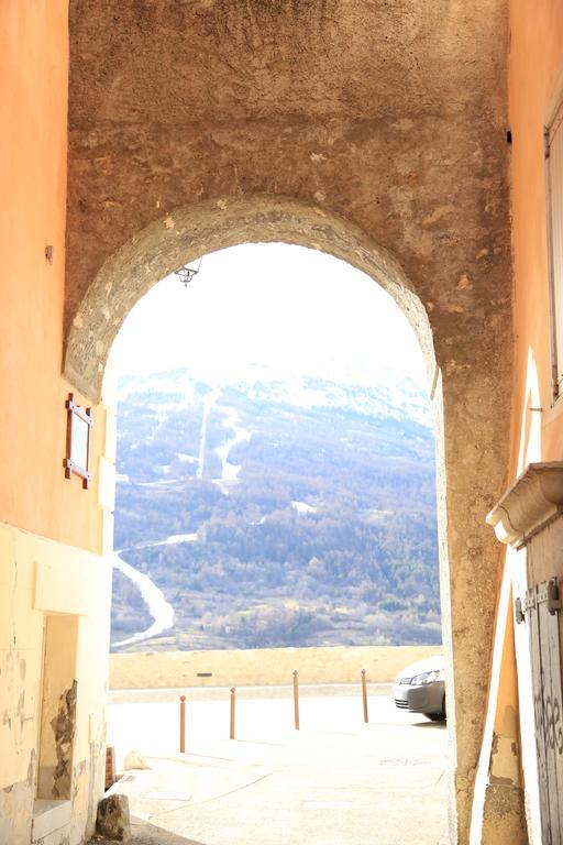 Auberge De La Paix Briançon Exterior foto